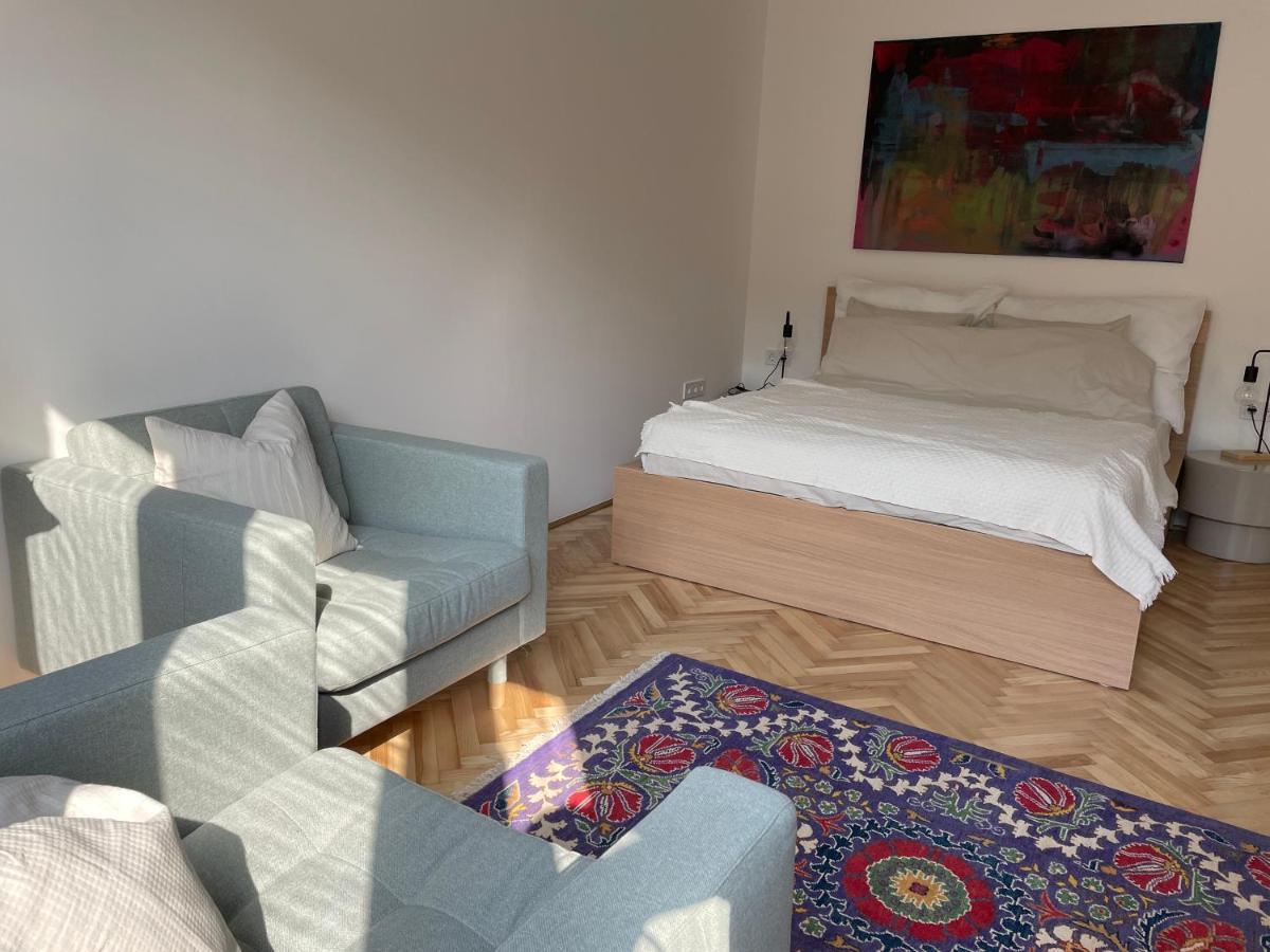 Appartement 5 *