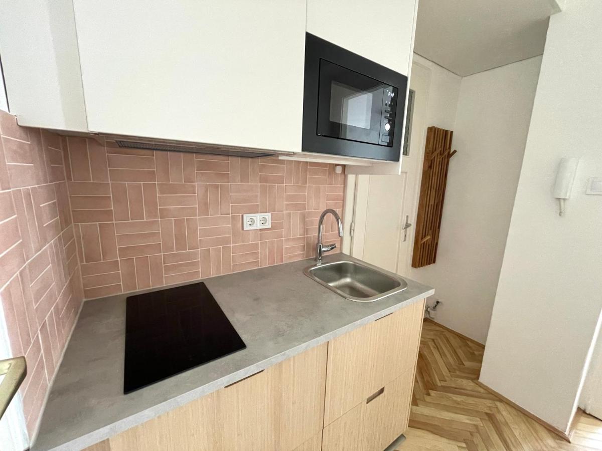 5 * Budapest
