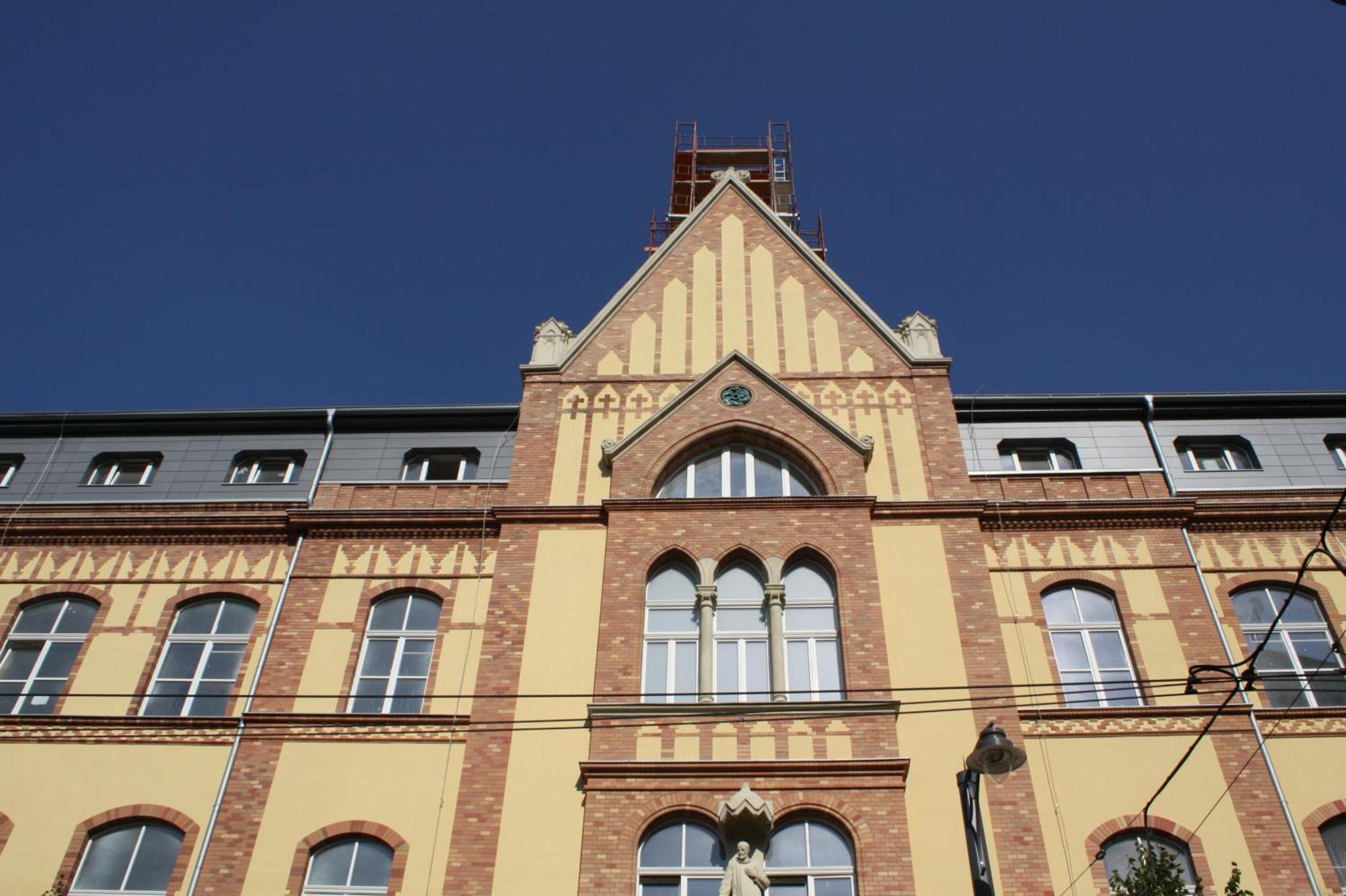 5 Appartement *